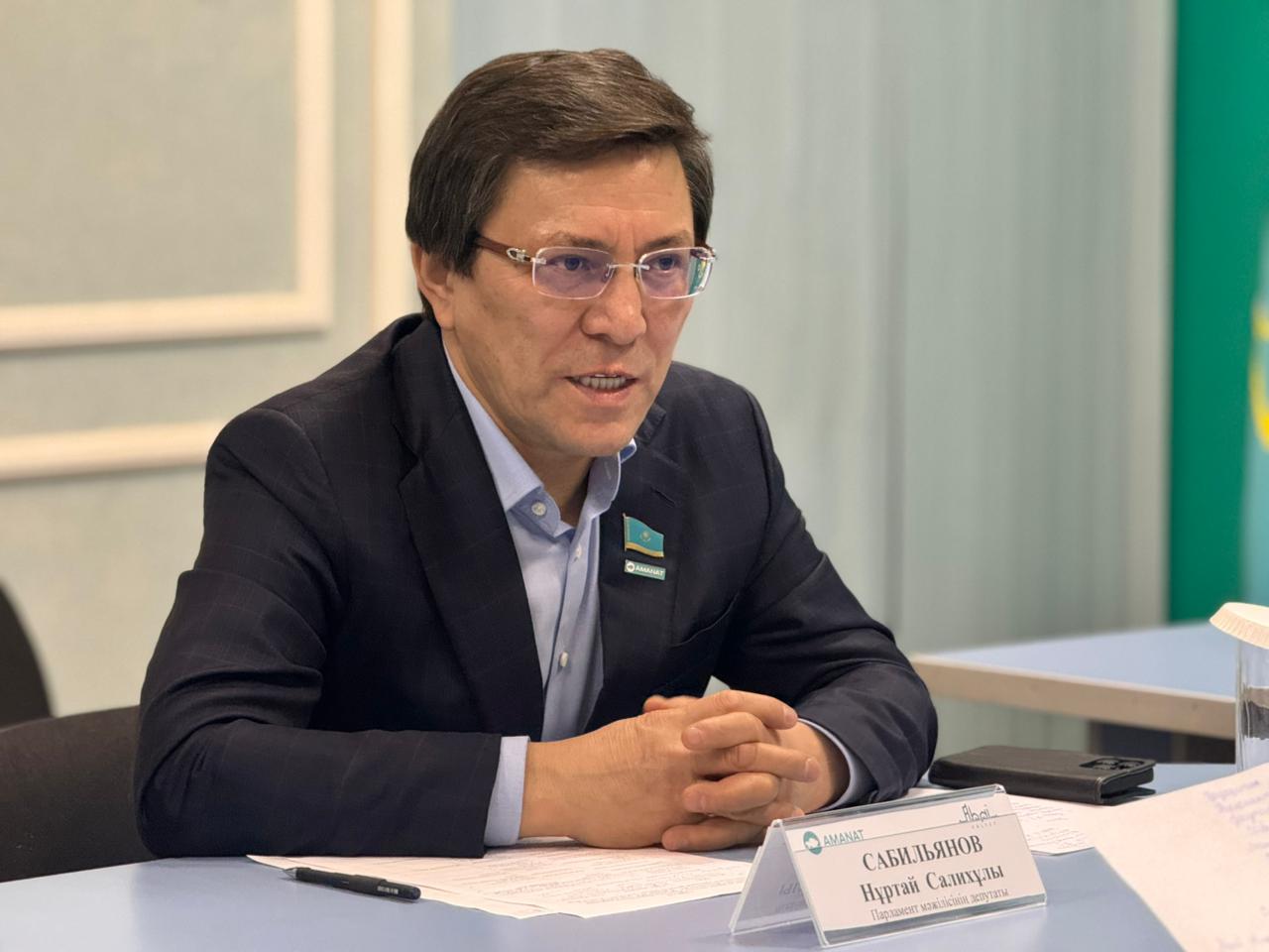 Нұртай Сабильянов Аягөз тұрғындарын жеке мәселелері бойынша қабылдады