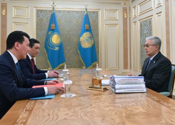 Мемлекет басшысы конституциялық реформаға қатысты түсіп жатқан ұсыныстармен танысты