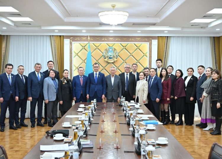 САЯСИ ЖАҢҒЫРУ ЖӘНЕ ЖАҢА КОНСТИТУЦИЯЛЫҚ МОДЕЛЬ: СЕНАТТА «ҰЛТТЫҚ МҮДДЕ» ДИАЛОГ АЛАҢЫНЫҢ ОТЫРЫСЫ ӨТТІ