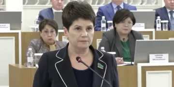 Конституциялық комиссияда жаңа Ата заңды бүкілхалықтық референдумға шығару ұсынылды