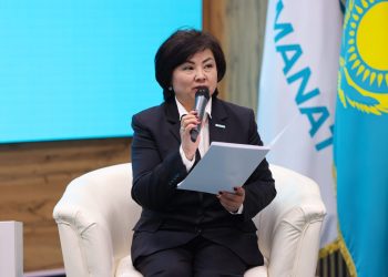 Негізгі заңға әйелдер көзқарасы: «AMANAT» партиясының Әйелдер қанаты жаңа Конституция жобасын әзірлеуге атсалысуда