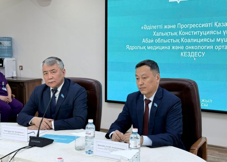 «Әділетті және Прогрессивті Қазақстанның Халықтық Конституциясы үшін!» коалициясы: Өңірлік филиал мүшелері ел болашағын ашық алаңда талқылады