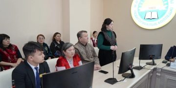 Шалқар Байбеков Әуезов колледжінде Конституциялық реформа және референдум жайын түсіндірді