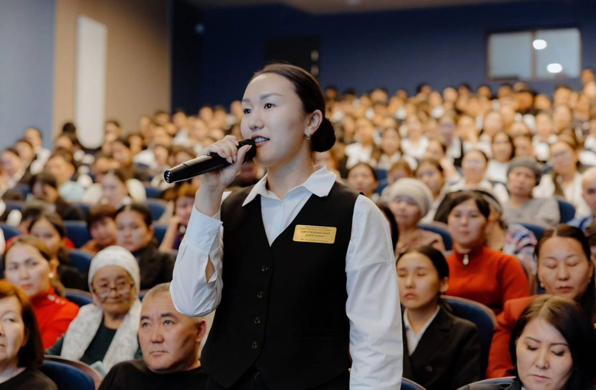 Жаңа Конституция педагогикалық ұжым алдында талқыланды