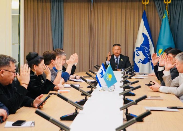«Ақ жол» демократиялық партиясының Орталық кеңсесінде Ұлттық кеңес президиумы мен парламенттік фракцияның бірлескен отырысы өтті