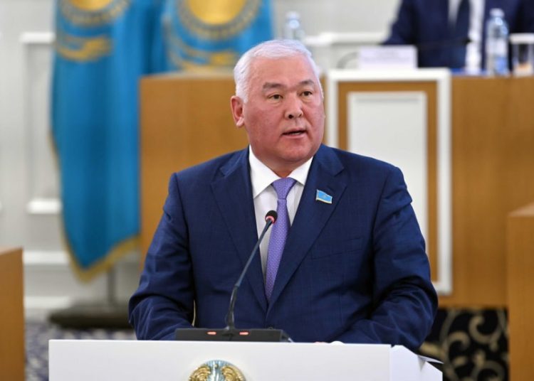 Депутат халықаралық шарттардың басымдығына қатысты Конституциядағы өзгерістерді түсіндірді