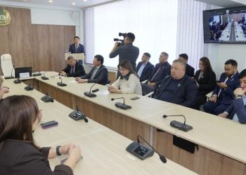 АБАЙ ОБЛЫСЫ МӘСЛИХАТЫНДА ЖАҢА КОНСТИТУЦИЯ ЖОБАСЫ ТАЛҚЫЛАНДЫ