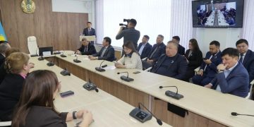 АБАЙ ОБЛЫСЫ МӘСЛИХАТЫНДА ЖАҢА КОНСТИТУЦИЯ ЖОБАСЫ ТАЛҚЫЛАНДЫ