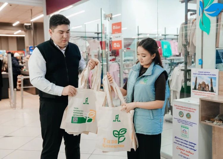Таза Қазақстан: Абай облысында «Эко мәдениет: Шоппер таңда!» акциясы өтті