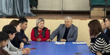 Жастармен кездесу: Конституциялық реформаның маңызы талқыланды