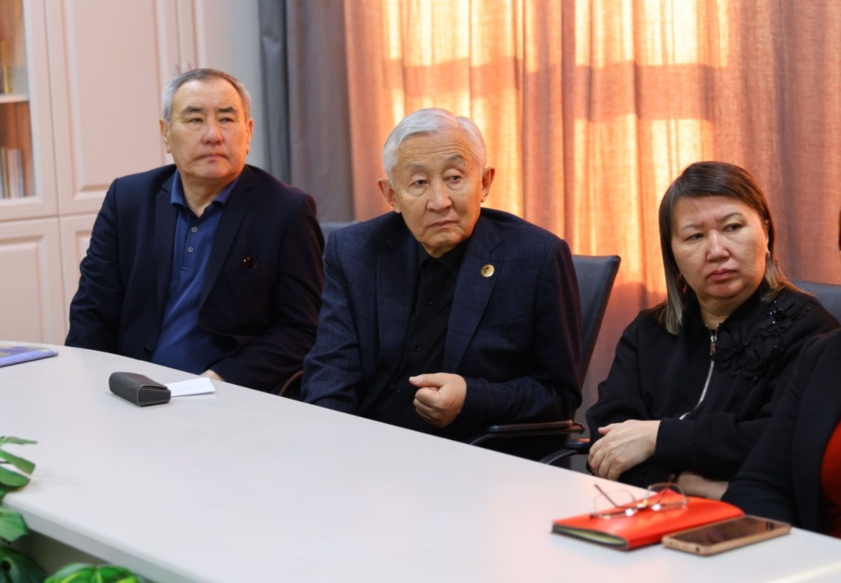 Конституциялық өзгерістерге арналған дөңгелек үстел