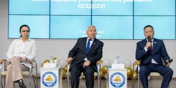 «Әділетті және Прогрессивті Қазақстанның Халықтық Конституциясы үшін!» коалициясының өңірлік филиалының мүшелері медицина университетінің ұжымымен жүздесті