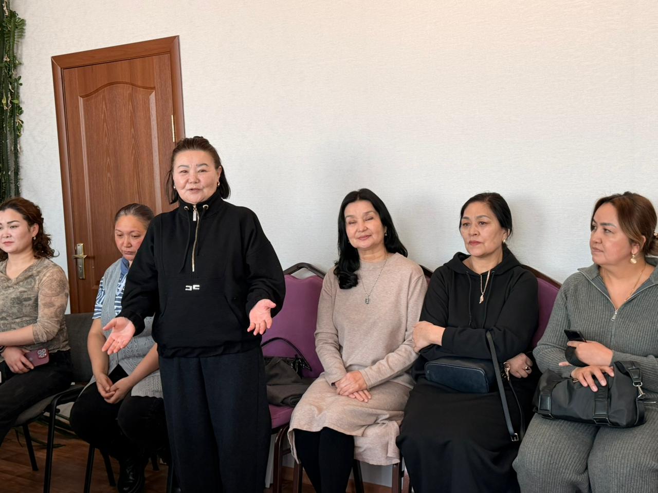 Қарауылда мәдениет қызметкерлері референдум қарсаңында ашық пікір алмасты