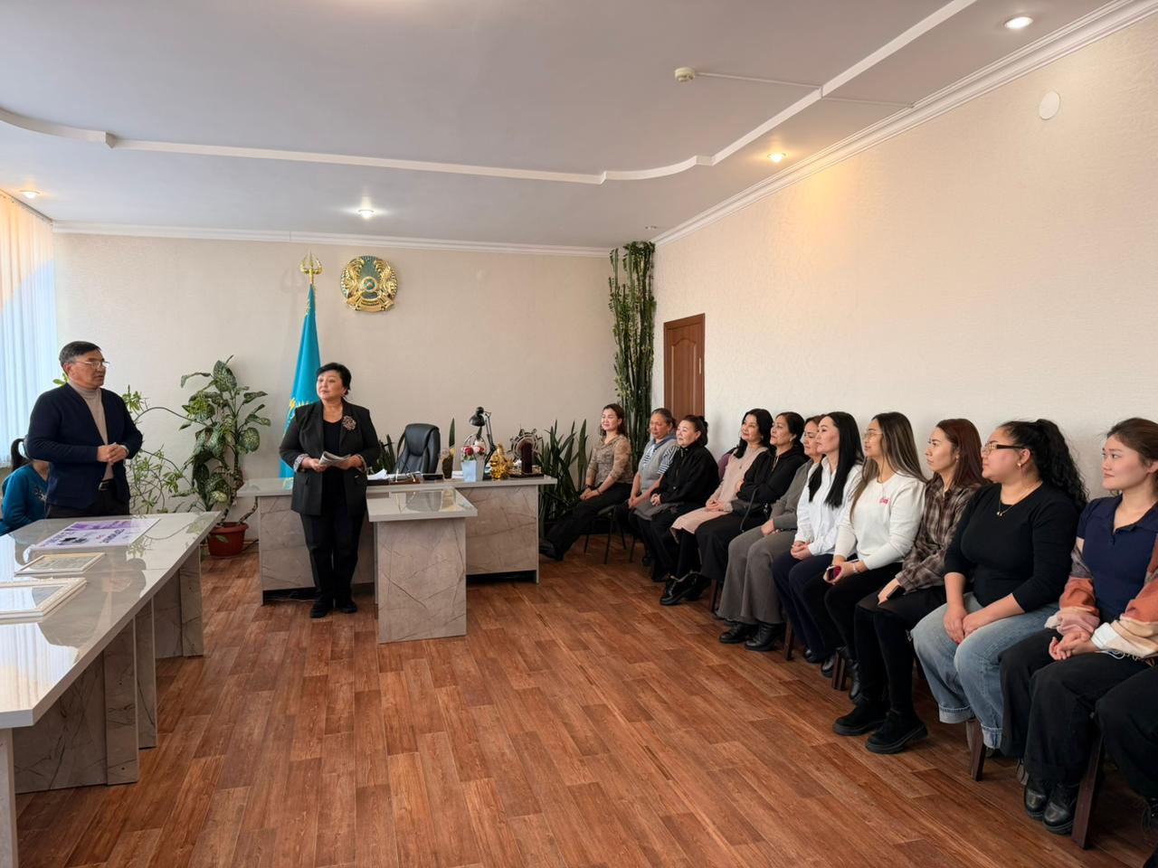 Қарауылда мәдениет қызметкерлері референдум қарсаңында ашық пікір алмасты