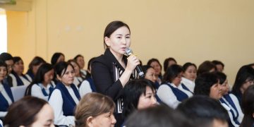 Абай облысында коалиция мүшелері Семей қаласының №5 гимназия ұжымымен мазмұнды кездесу өткізді