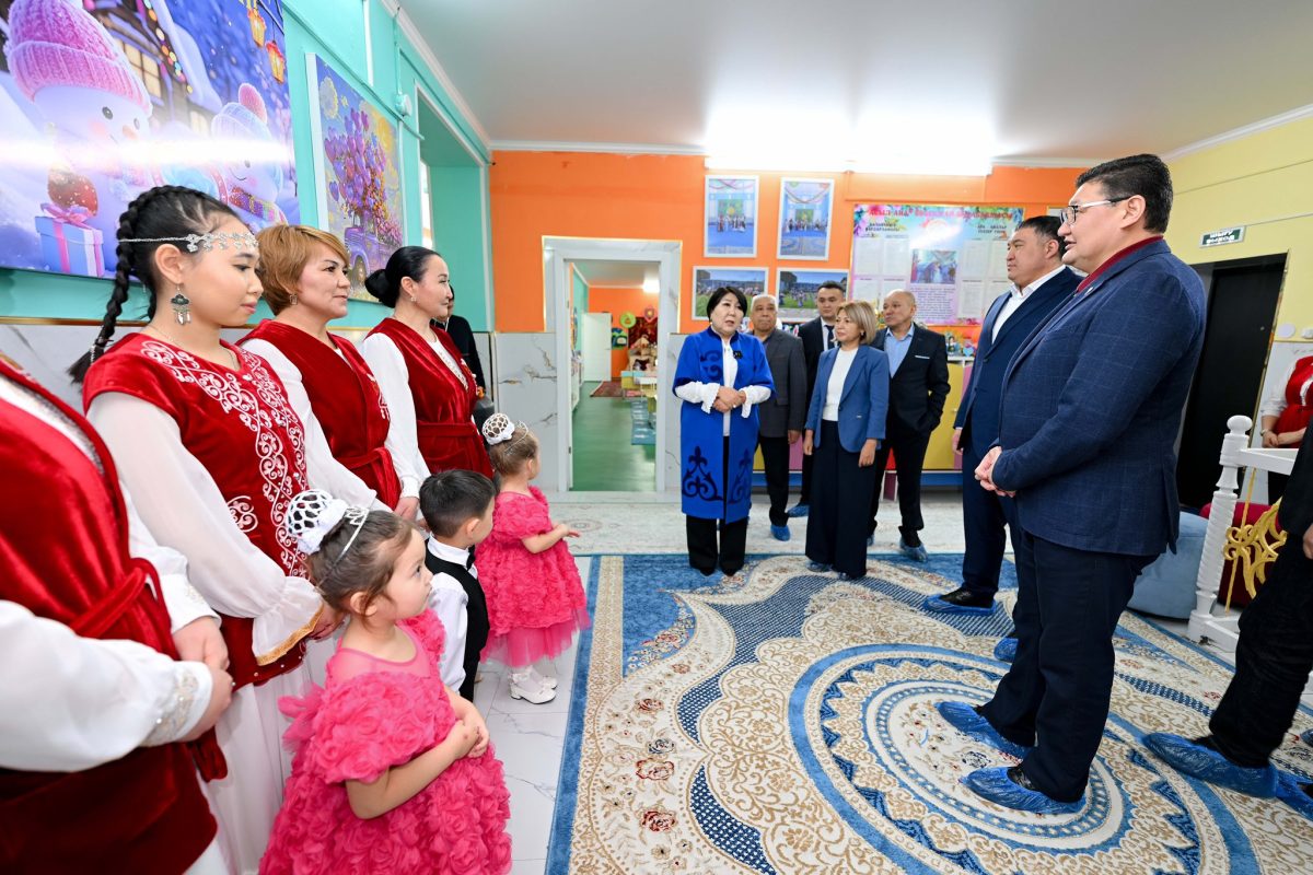 Аягөздегі білім нысандары жаңарып жатыр: облыс әкімі балабақша мен гимназияны аралады