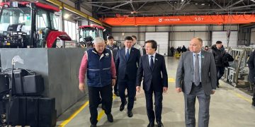 Еңбек адамының мүддесіне қызмет етеді