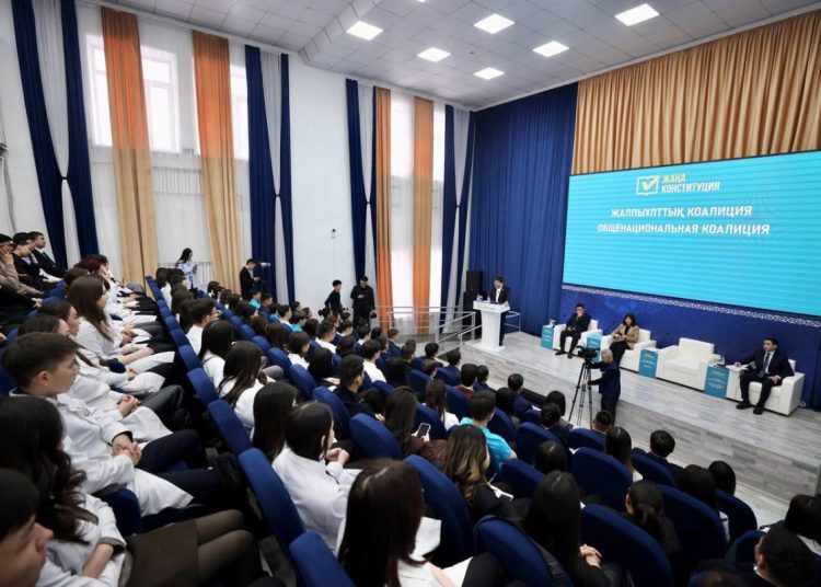 Абай облысының жастары Жаңа Конституцияны қолдады