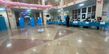 Семейде №64 сайлау учаскесінде дауыс беру қарқынды өтуде