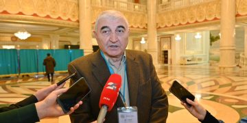 Әзербайжанның ОСК төрағасы Қазақстандағы 50 сайлау учаскесін аралады