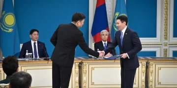 Қазақстан мен Моңғолия 13 құжатқа қол қойды