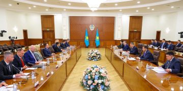 Олжас Бектенов ауыл шаруашылығы техникасын өндіруші әлемдік компаниялармен кездесу өткізді: Қазақстанда өндірісті локализациялау бойынша жаңа келісімдерге қол қойылды