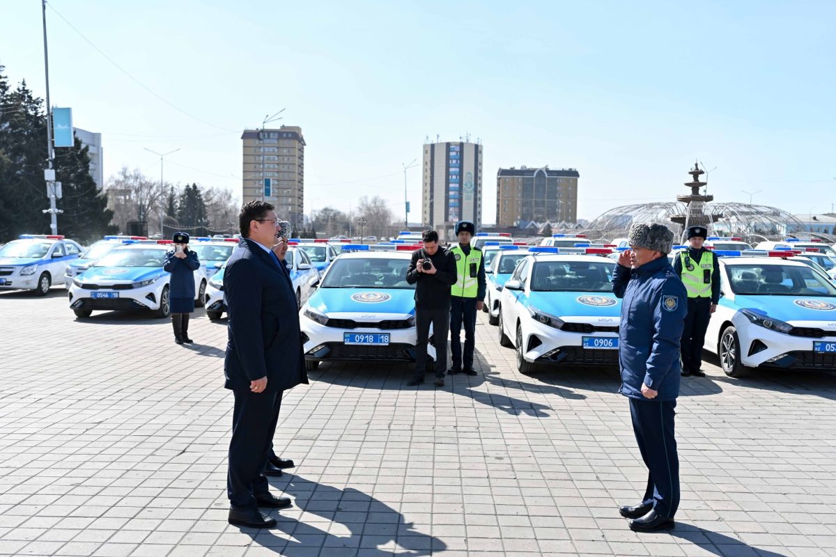 Абай облысында тәртіп сақшыларына 137 қызметтік автокөлік тапсырылды