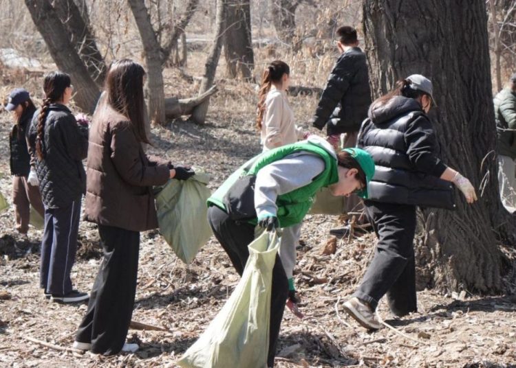 Семейде «Таза Қазақстан» аясында Бейбітшілік аралында экологиялық акция өтті