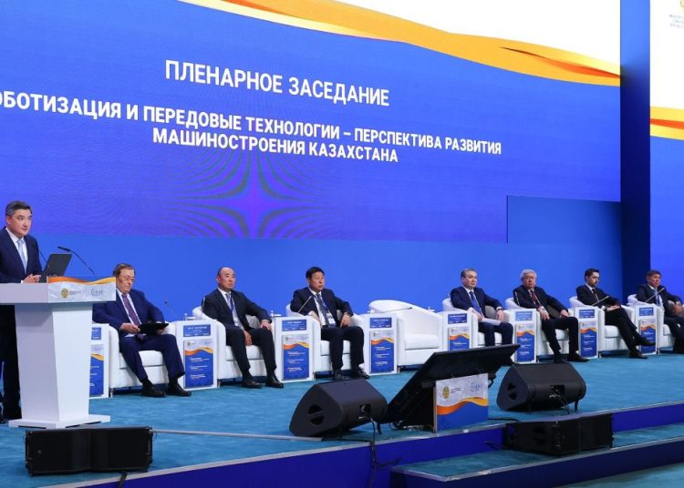 Қазақстан өнеркәсіптік бағытты күшейтуде – Бектенов жаңа экономикадағы машина жасаудың рөлін айқындады