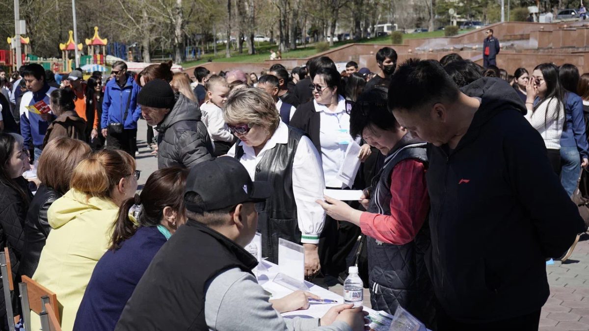 Семейде «Адал адам – адал еңбек» жәрмеңкесі өтті