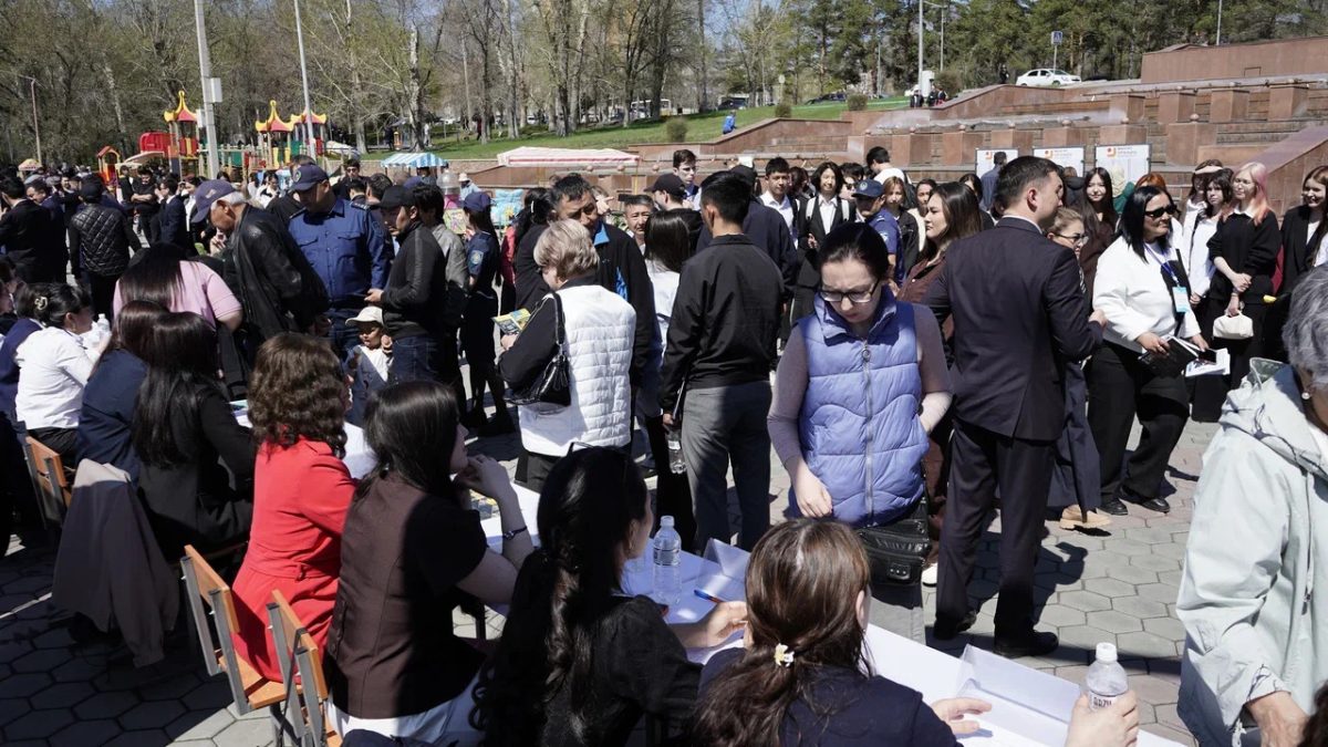 Семейде «Адал адам – адал еңбек» жәрмеңкесі өтті