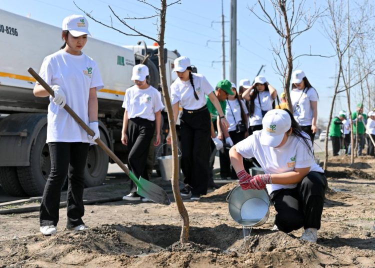Абай облысында «Таза Қазақстан» бағдарламасы аясындағы телекөпірге 5 мыңнан астам тұрғын қатысты
