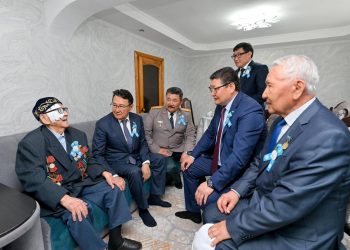 Абай облысында соғыс ардагерлері мен тыл еңбеккерлеріне құрмет көрсетілді
