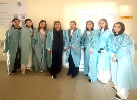 Жүректерді біріктірген ізгілік: паллиативтік көмек және мейіргерлік күтім ауруханасына сапар