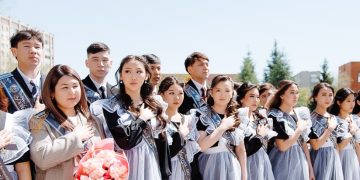 Облыс түлектеріне Шәкәрім білім гранты табысталды