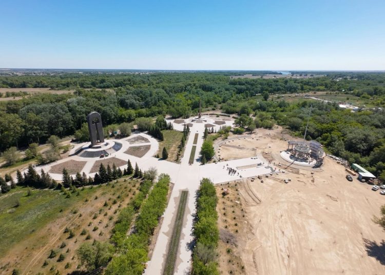 Бейбітшілік аралындағы тарихи кешен жаңартылып, жаңа қоғамдық кеңістікке айналуда