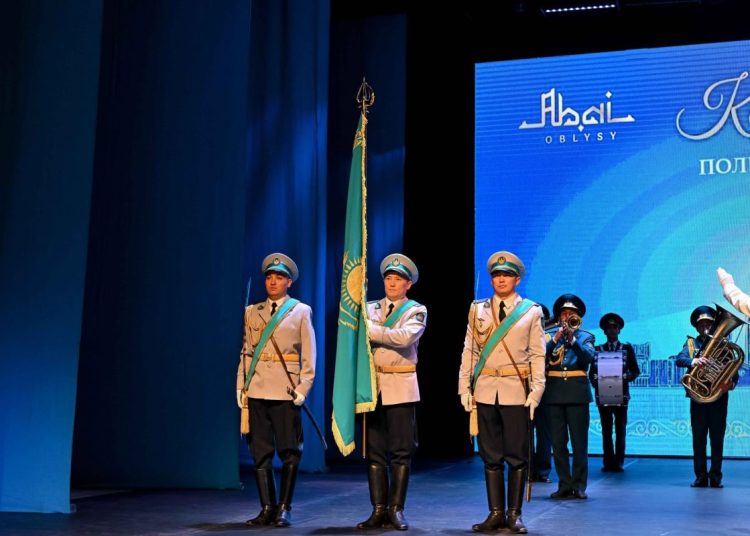 Абай облысында полиция қызметкерлері марапатталды