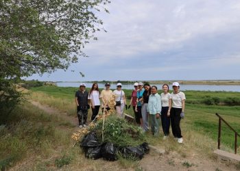 Курчатовта 130-дан астам тұрғын Ертіс жағалауында өткен экологиялық акцияға қатысты