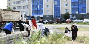«Таза Қазақстан»: Астанада бір топ жас экологиялық акция өткізді