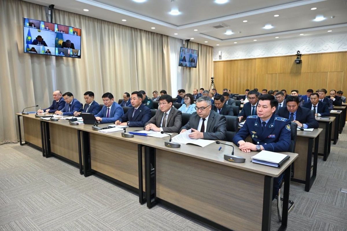 Берік Уәли кеңейтілген аппараттық кеңесте қоғамдық қауіпсіздік пен экология мәселелерін талқылады