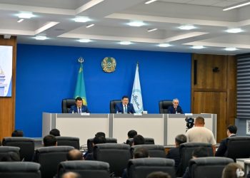 Абай облысында жаңа Конституцияның ресми басылымын табыстау рәсімі өтті