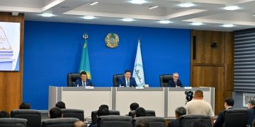 Абай облысында жаңа Конституцияның ресми басылымын табыстау рәсімі өтті