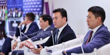 «Әділет» партиясында өңірлерді дамыту мен қала мен ауыл арасындағы теңгерім мәселесі талқыланды