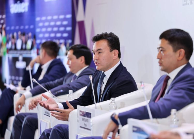«Әділет» партиясында өңірлерді дамыту мен қала мен ауыл арасындағы теңгерім мәселесі талқыланды