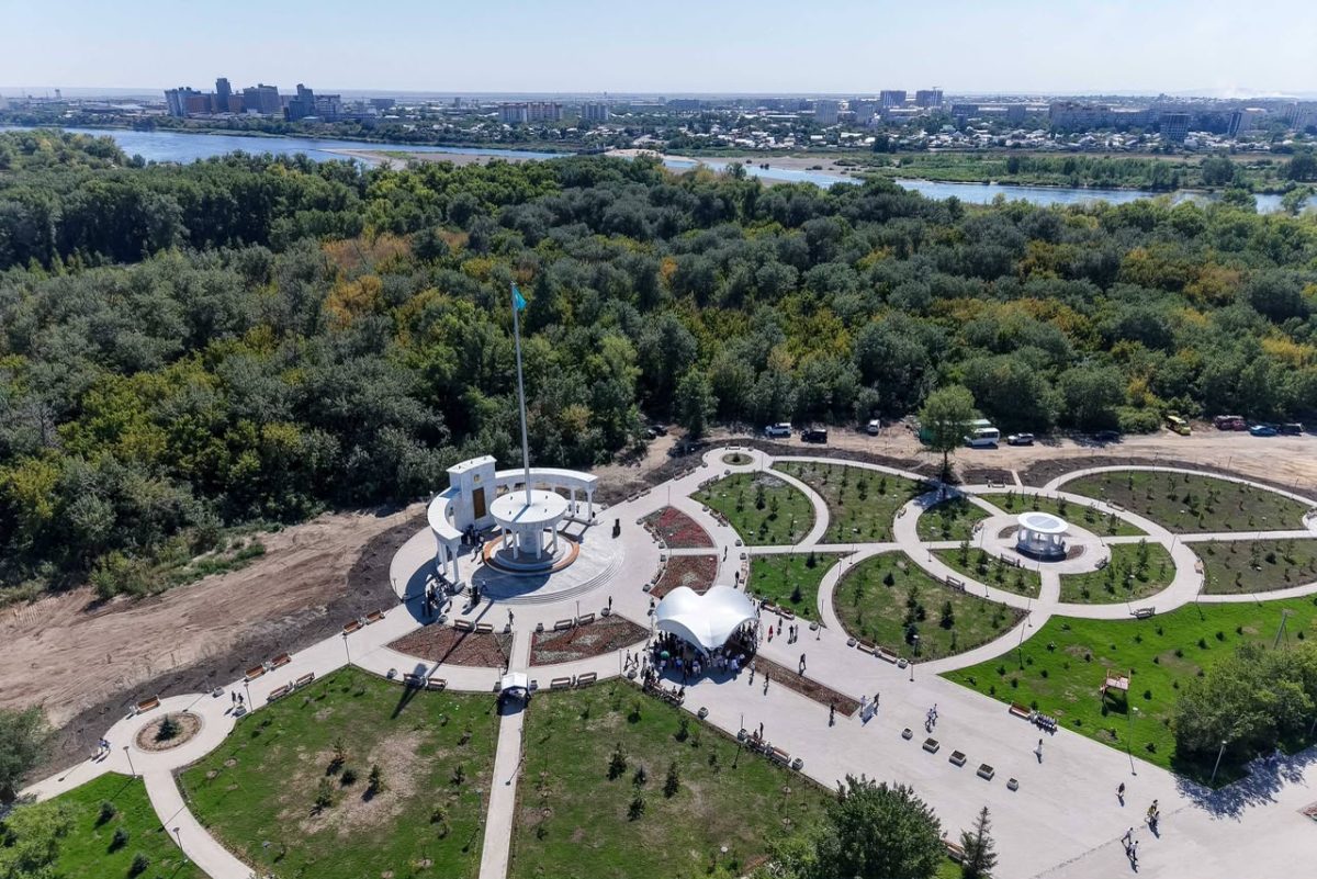 Семейде 35 метрлік Ту тұғыры орнатылған Рәміздер алаңы ашылды