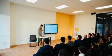 Мемлекеттік секторды цифрлық трансформациялау: цифрлық басқарма мамандарына Semey Hub резиденттері өткізген ЖИ-ні кәсіби қолдану workshop-ы