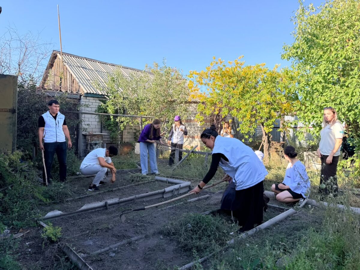«АРДАГЕРЛЕРДІ АРДАҚТАЙЫҚ»: ЖАСТАР ҚҰРМЕТТІ ІСПЕН КӨРСЕТТІ