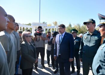 Абай облысында алғаш рет жаңа форматта әскерге шығарып салу рәсімі өтті