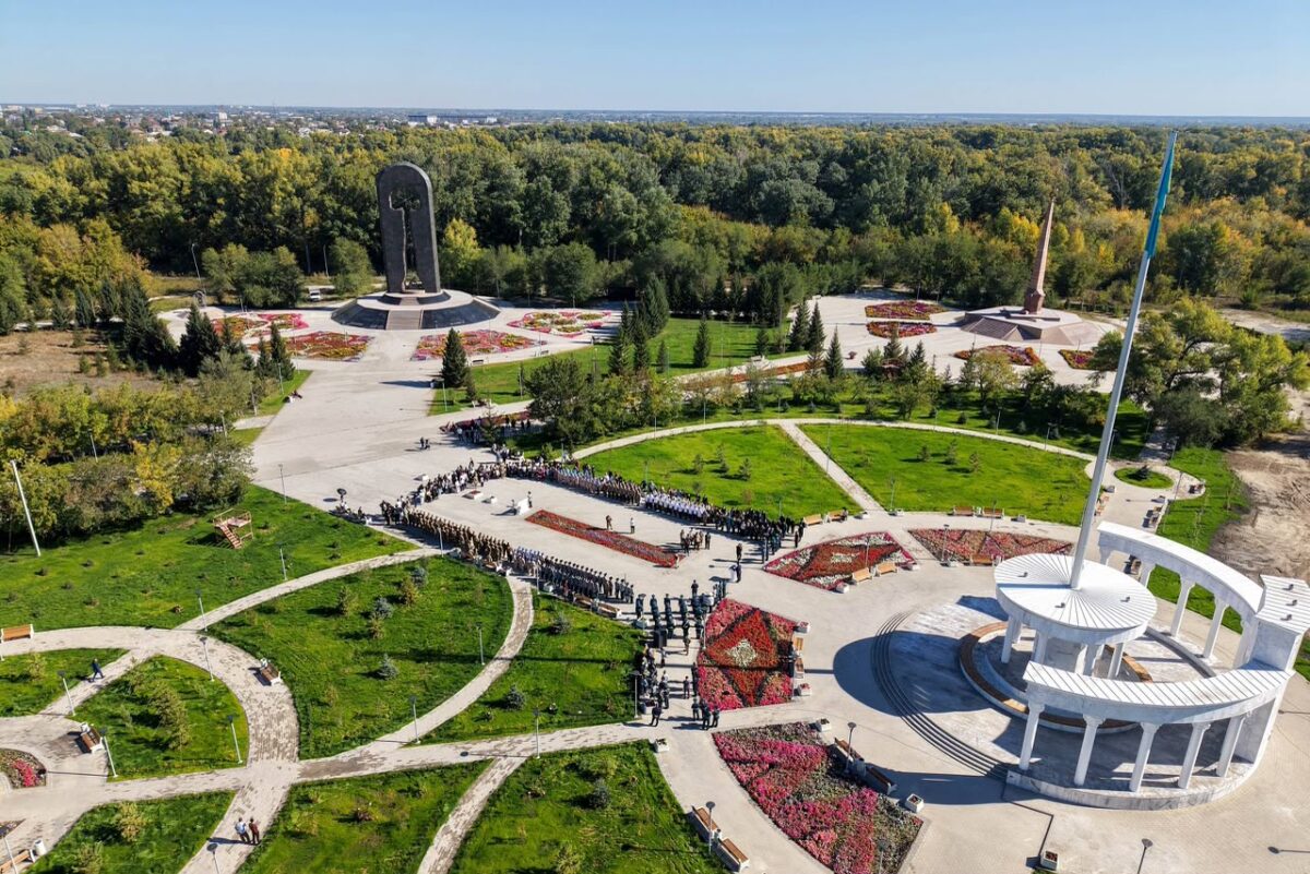 Абай облысында алғаш рет жаңа форматта әскерге шығарып салу рәсімі өтті