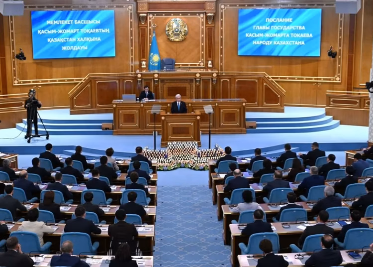 Тоқаев: қате шешімдердің салдары қандай теріс нәтижелерге әкеп соқтырғанын көріп отырмыз